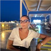 Laureata in filologia moderna impartisce ripetizioni di italiano, storia e geografia